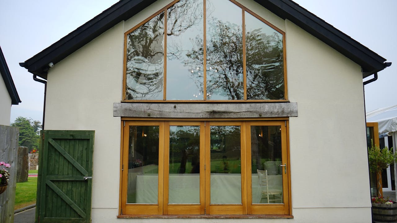 Hemp plaster used in a home to demonstrate high thermal mass for energy efficiency.