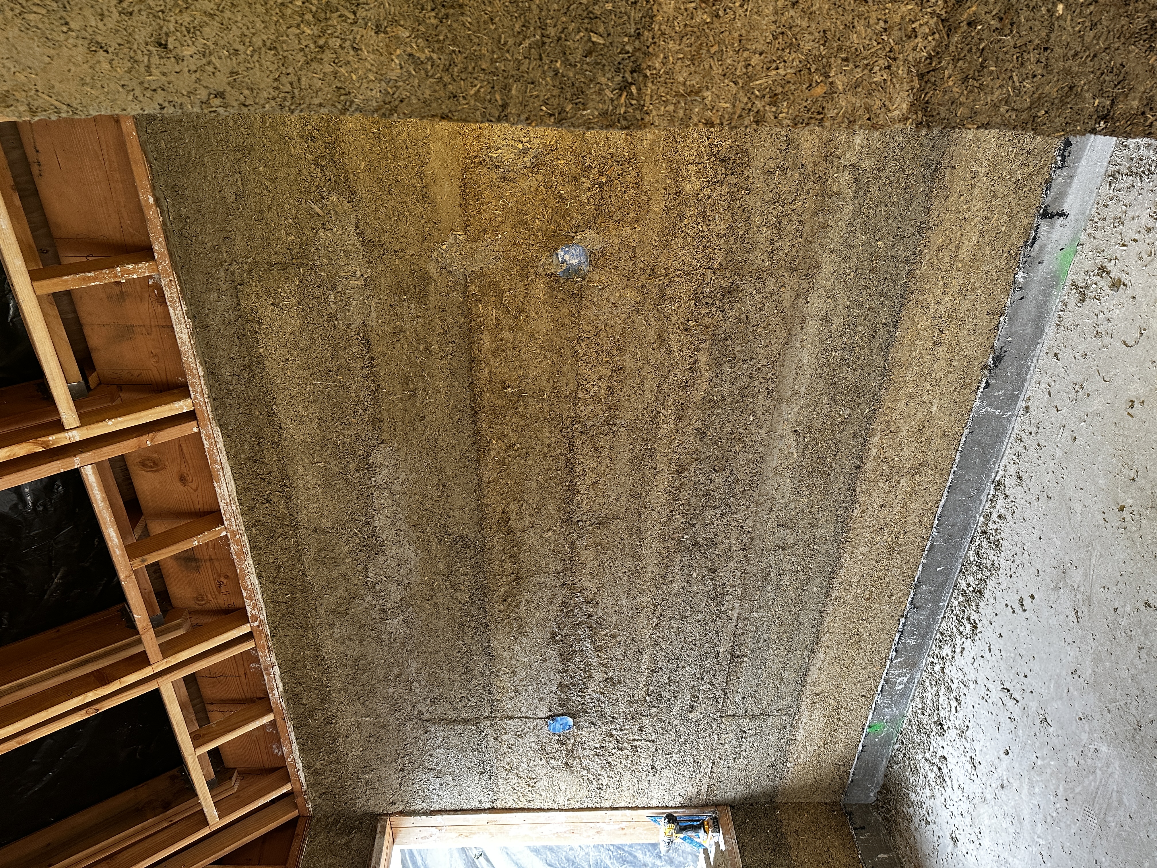Interior construction with hempcrete walls